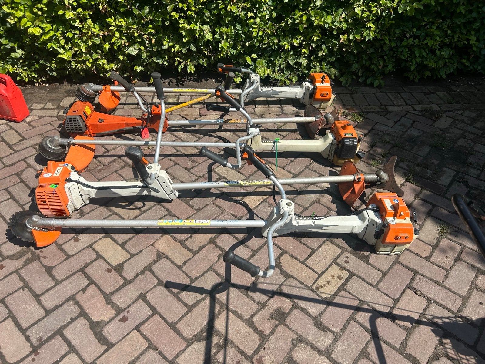 Partij bosmaaiers: 3x Stihl FS 550, 1x Husqvarna 250, 1x Sti, Ophalen of Verzenden, Gebruikt, 50 cm of meer, Benzine-grasmaaier