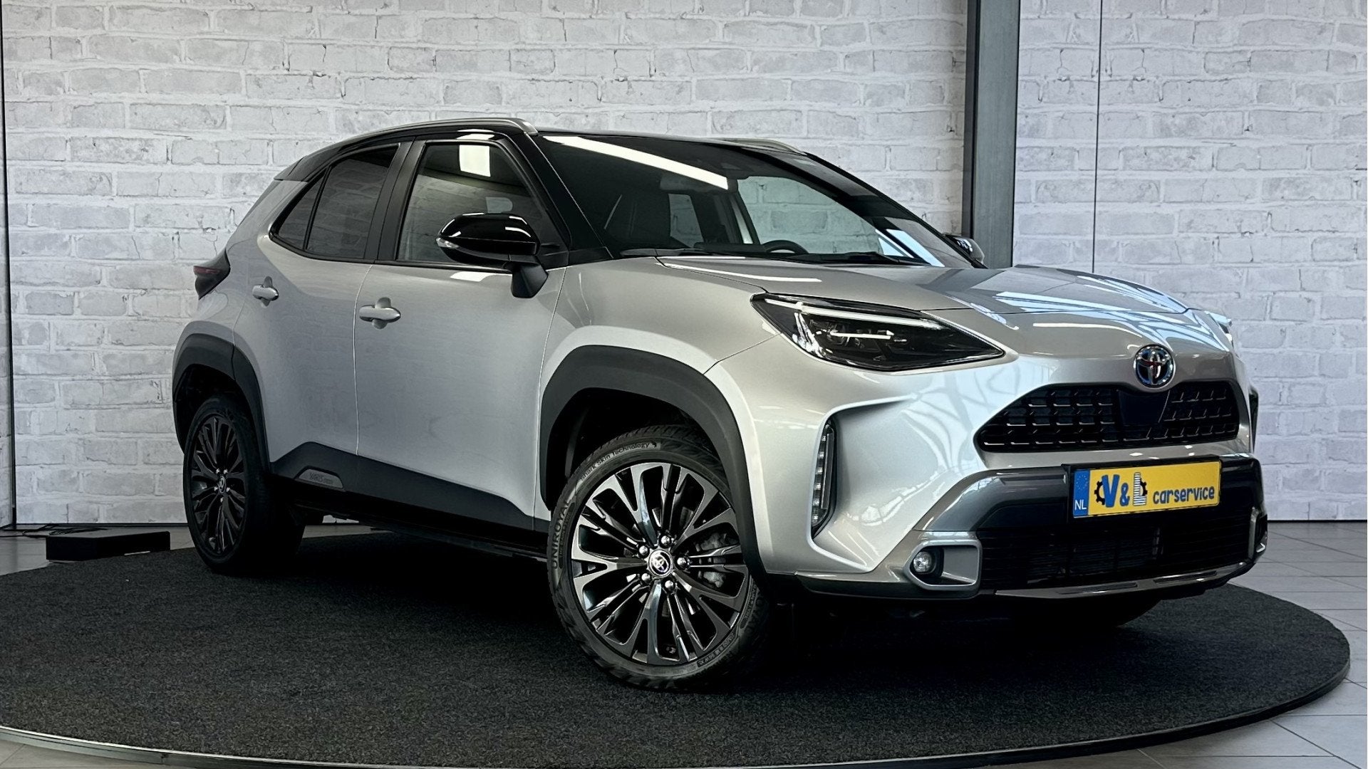 Toyota Yaris Cross 1.5 Hybrid Adventure / Bi-Tone / Stoelver, Stof, Gebruikt, 1490 cc, Bedrijf