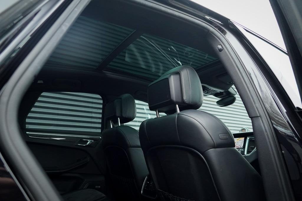 Foto 39 van Porsche Macan 3.0 GTS / Pano / Luchtvering / Trekhaak / Spor