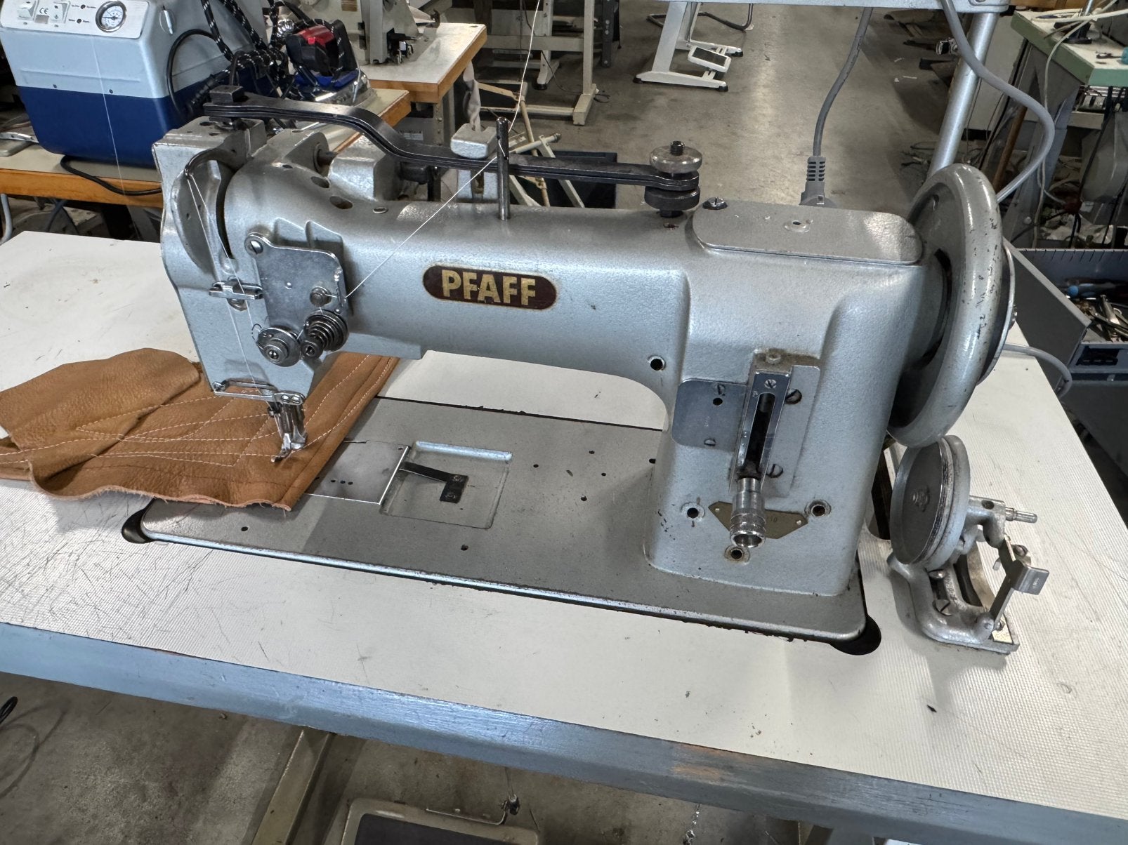 Industriele naaimachine pfaff 545 3voudig transport xl spoel, Pfaff, Ophalen of Verzenden, Naaimachine, Pfaff