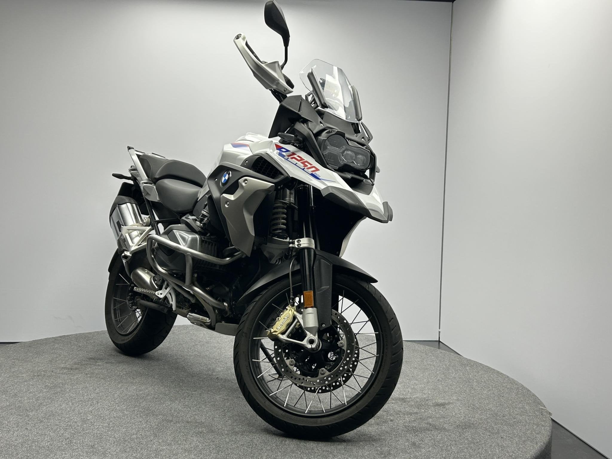 BMW R 1250 GS Rallye, Motoren, Einsteinlaan 5
2289 CC  Rijswijk, NL, 1254 cc, ABS, Meer dan 35 kW