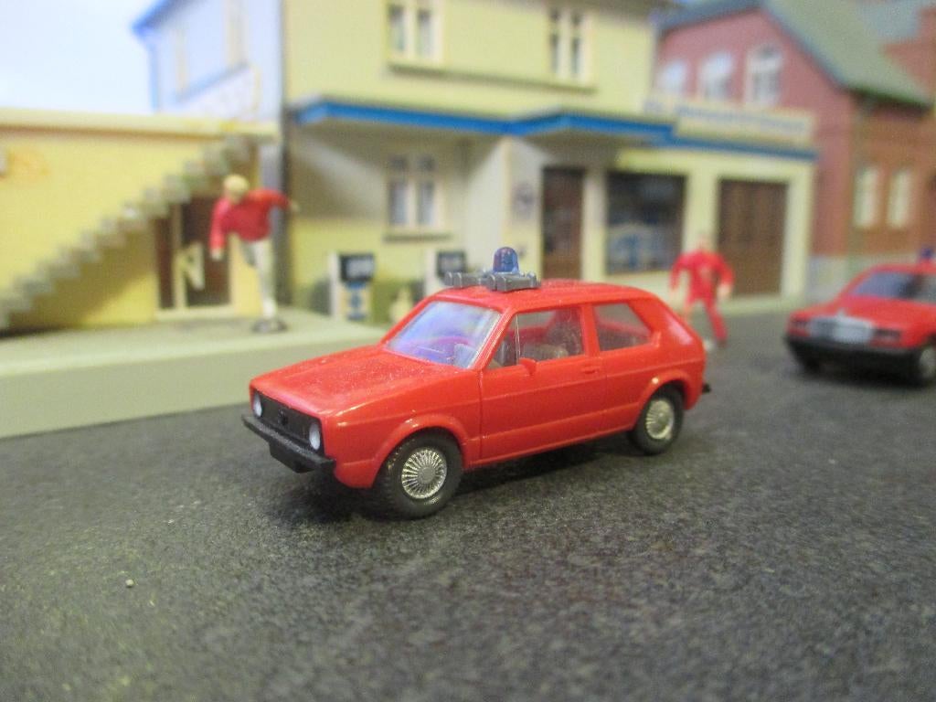Volkswagen Golf Mk.1 3-deurs - Wiking Brandweer 1e uitgave, Ophalen of Verzenden, Zo goed als nieuw, Auto, Wiking