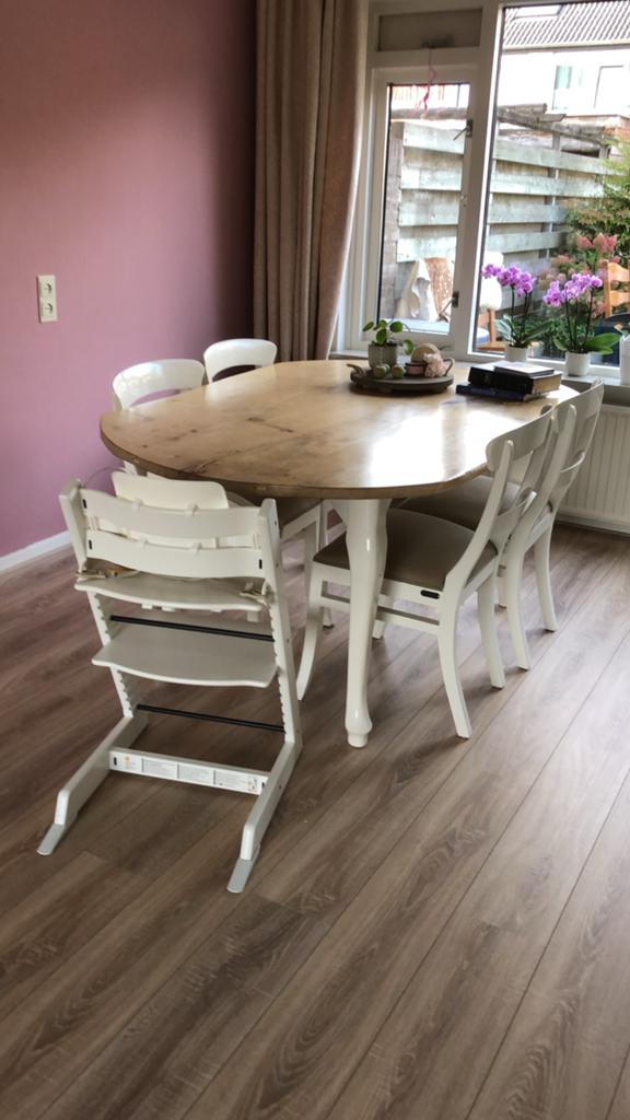 Ovale eikenhouten eettafel met 4 stoelen, Ophalen, Gebruikt, Brocant, 4 tot 6 stoelen