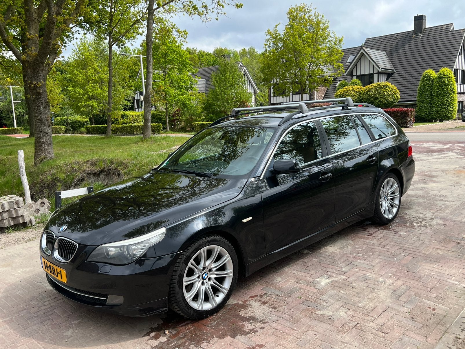 BMW 5-Serie 3.0 D 530 Touring AUT 2009 Zwart, Automaat, 2000 kg, Zwart, Origineel Nederlands
