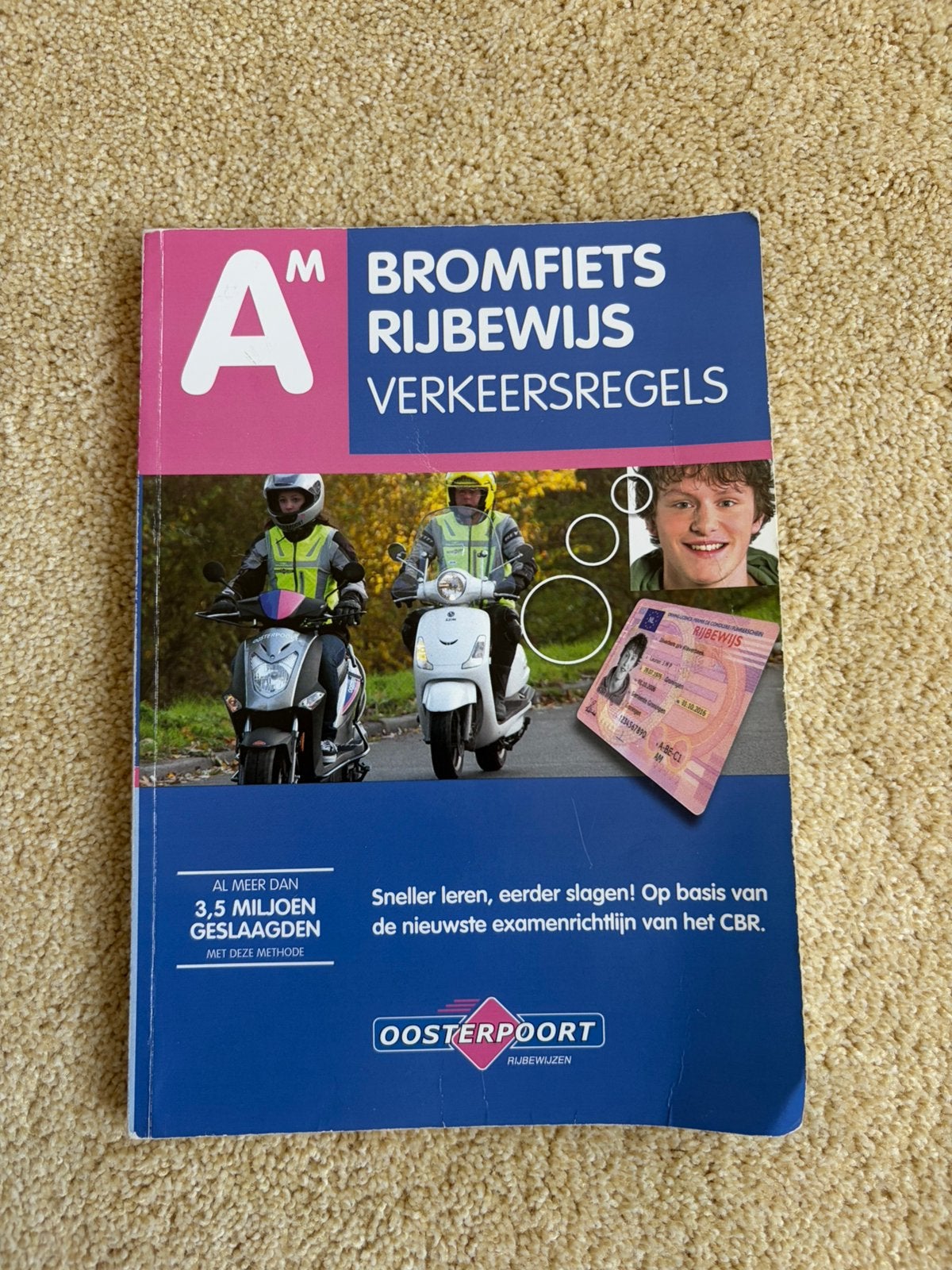 Theorieboek bromfiets, Ophalen of Verzenden, Zo goed als nieuw