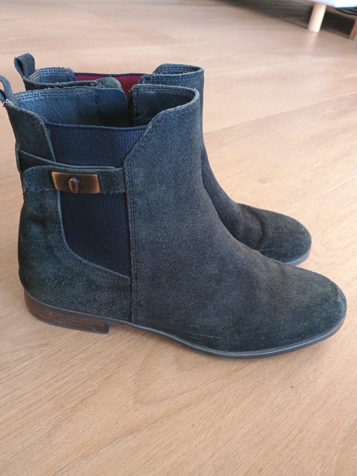 Mooie donkerblauwe suède laarsjes van Tommy Hilfiger maat 40, Blauw, Lage of Enkellaarzen, Ophalen of Verzenden, Gedragen
