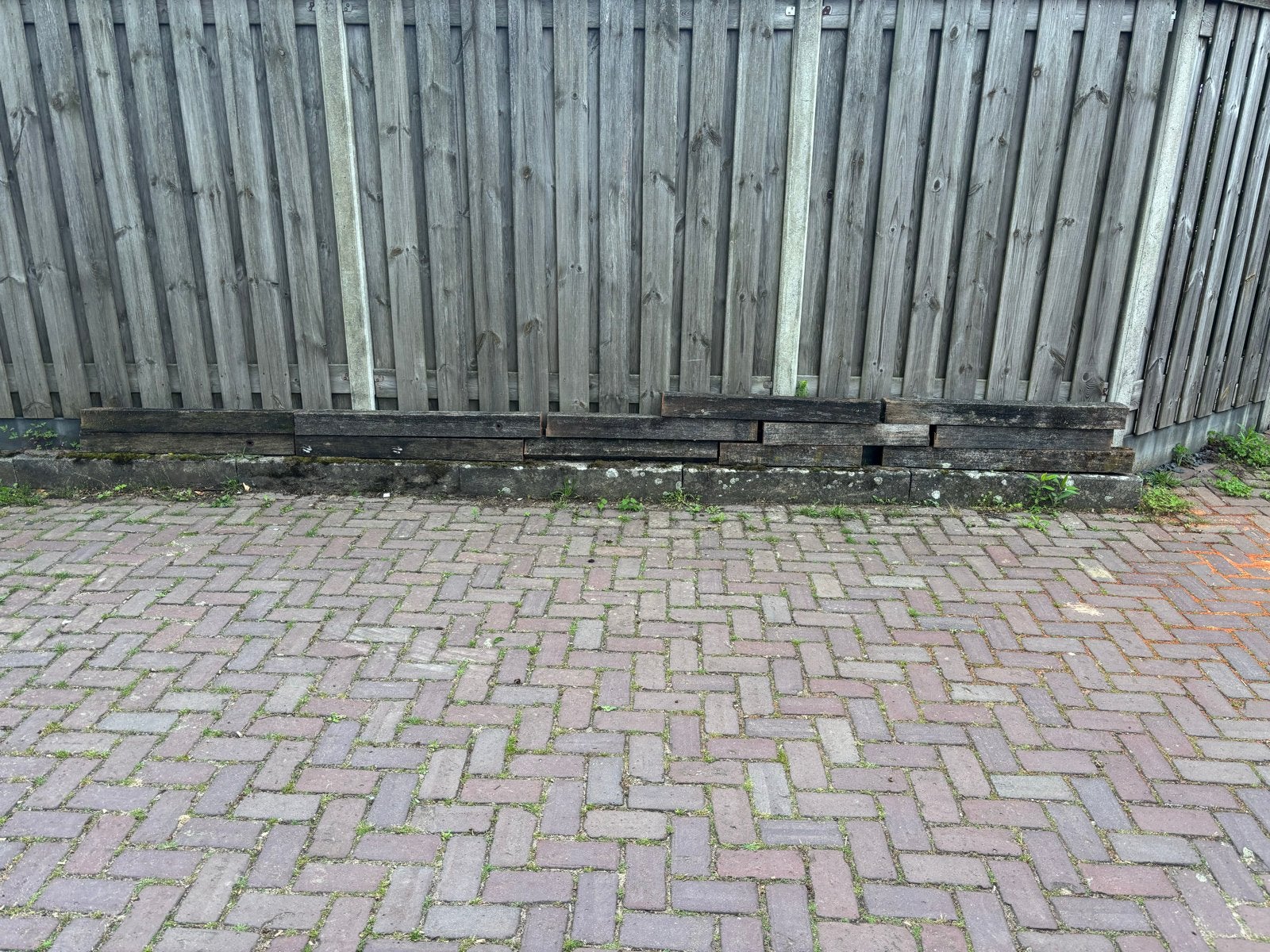 Gebruikte hard houten balken - Ideaal voor tuinprojecten, Doe-het-zelf en Verbouw, Hout en Planken, Gebruikt, 50 mm of meer, Balk