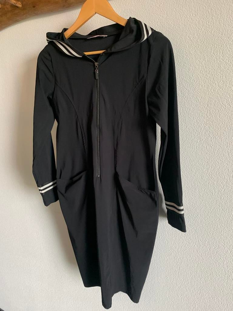 Zwart jurkje Studio Anneloes S met witte bies, Zwart, Ophalen of Verzenden, Knielengte, Maat 36 (S)