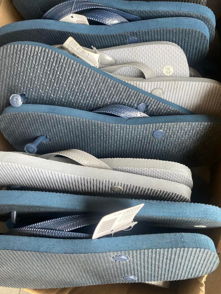 150x Nieuwe Slippers Maat 42/43 - Ideaal voor de Zomer!, Slippers, Zwart, Onbekend, Nieuw