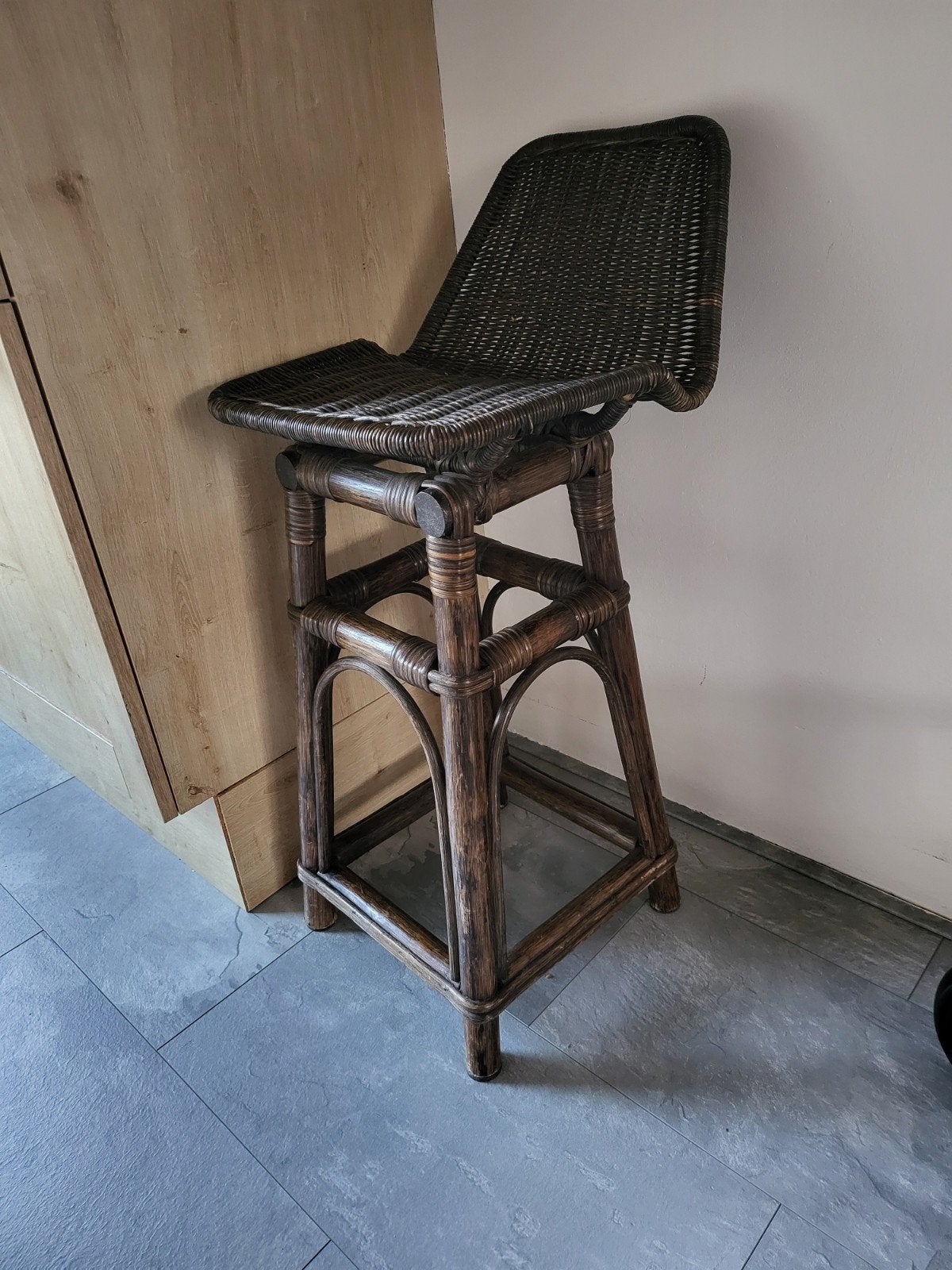 Rotan rieten barkruk - Vintage stijl, Huis en Inrichting, Barkrukken, 1 kruk, Ophalen, Gebruikt, Riet