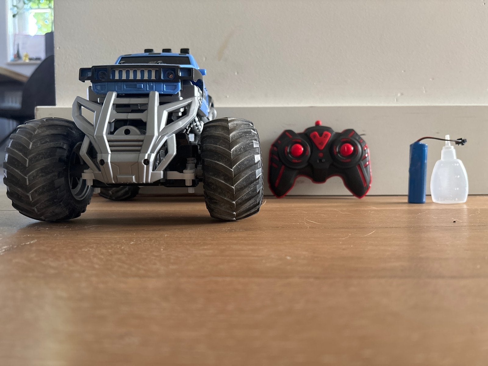 RC Monster Truck met Muziek, Stoom & Extra Accu- Max 20 km/h, Elektro, Gebruikt, Auto offroad, Ophalen of Verzenden