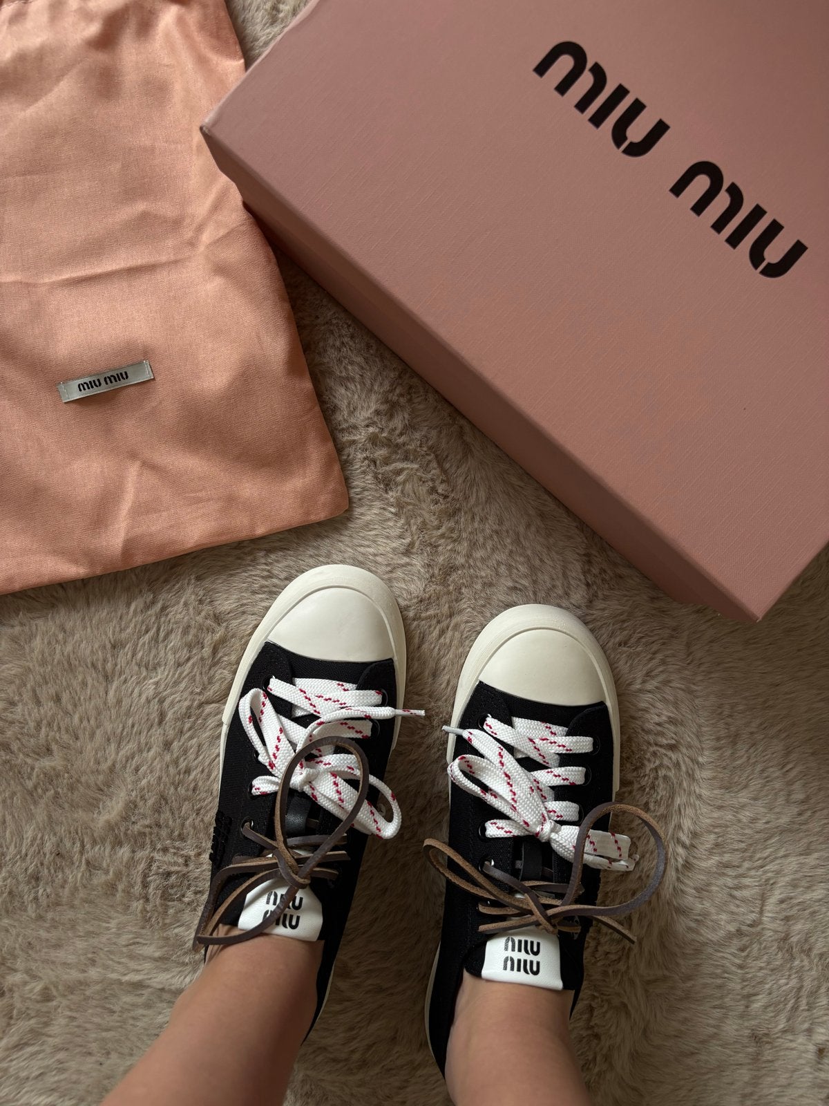 Miu Miu sneakers maat 39, nieuw met doos en toebehoren, Kleding | Dames, Schoenen, Ophalen of Verzenden, Nieuw, Zwart, Sneakers of Gympen