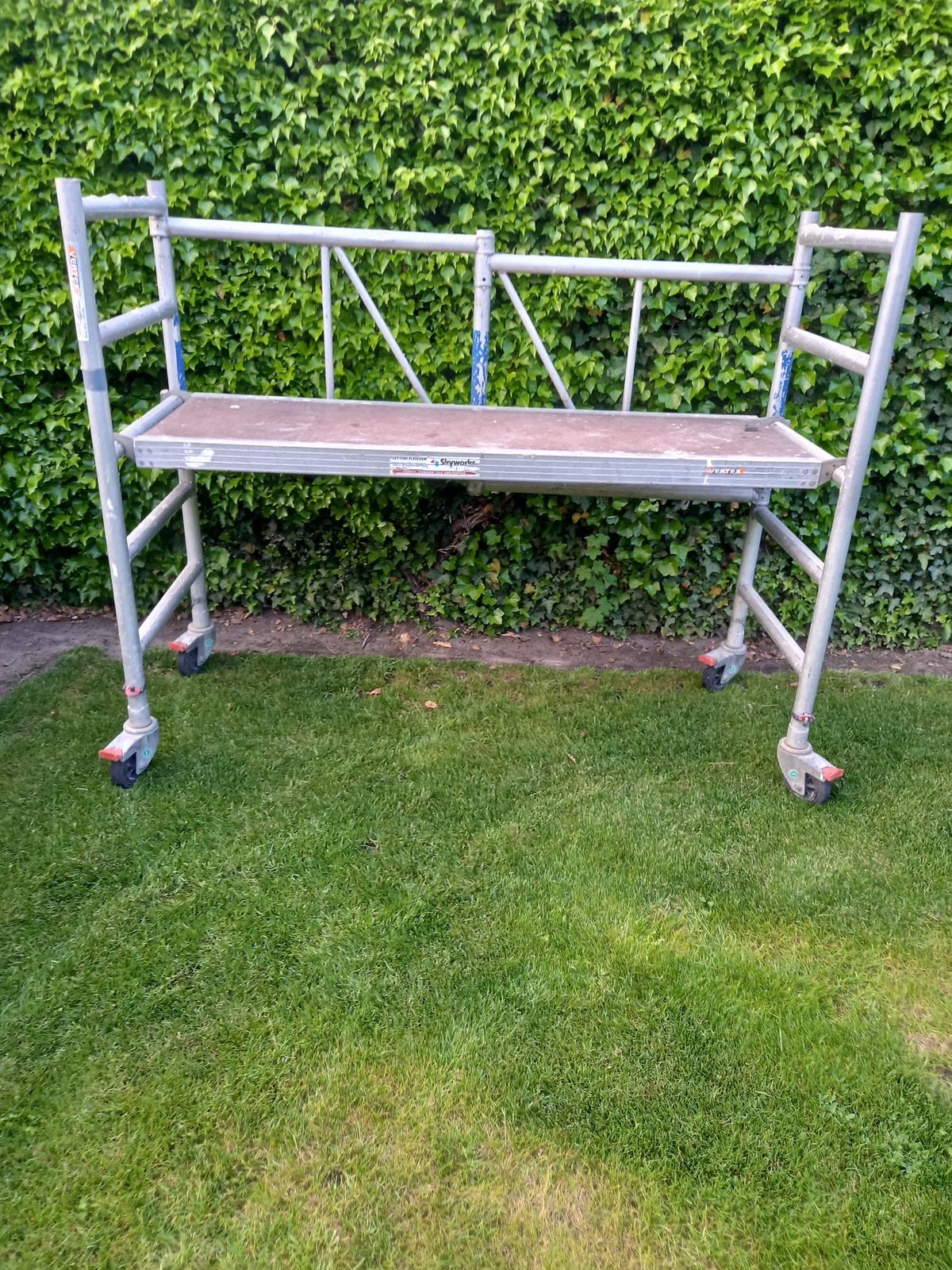Te koop: Sky-Works kamersteiger (gebruikt), Ophalen, Zo goed als nieuw, Rolsteiger of Kamersteiger