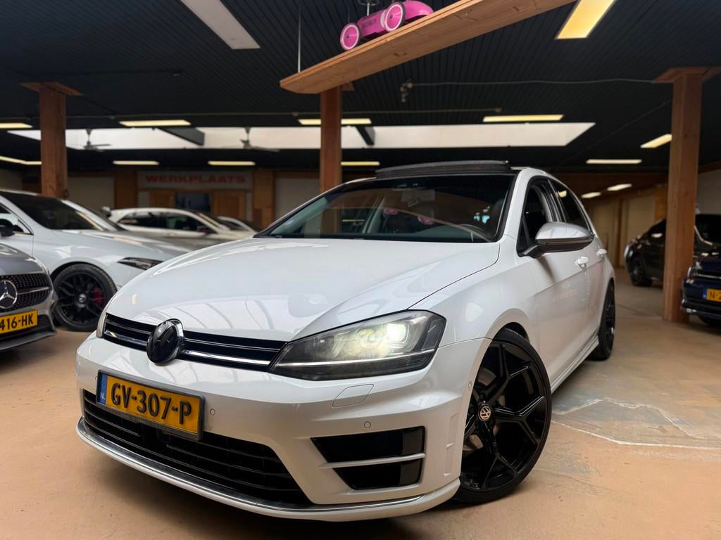 Volkswagen Golf 1.4 TSI ACT DSG Highline R-Line Pano Keyless, Gebruikt, Euro 6, 4 cilinders, Lichtsensor