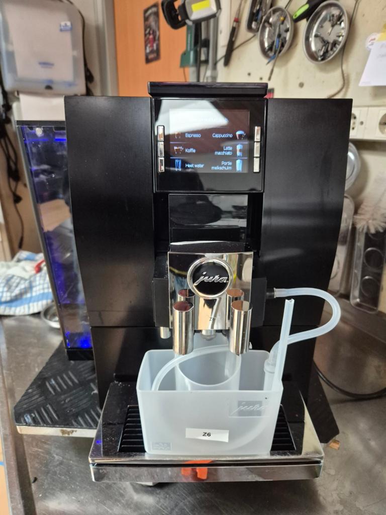 Jura Z6 Aluminium Black - Volautomatische Koffiemachine, Witgoed en Apparatuur, Koffiezetapparaten, Gebruikt, Koffiemachine, 4 tot 10 kopjes
