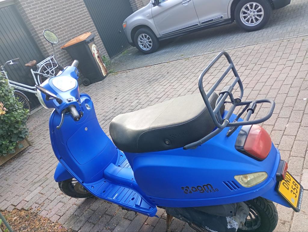 AGM VX50 scooter 2018 maar 10.000 km, Fietsen en Brommers, Snorfietsen en Snorscooters, Gebruikt, Benzine, Ophalen, Overige merken