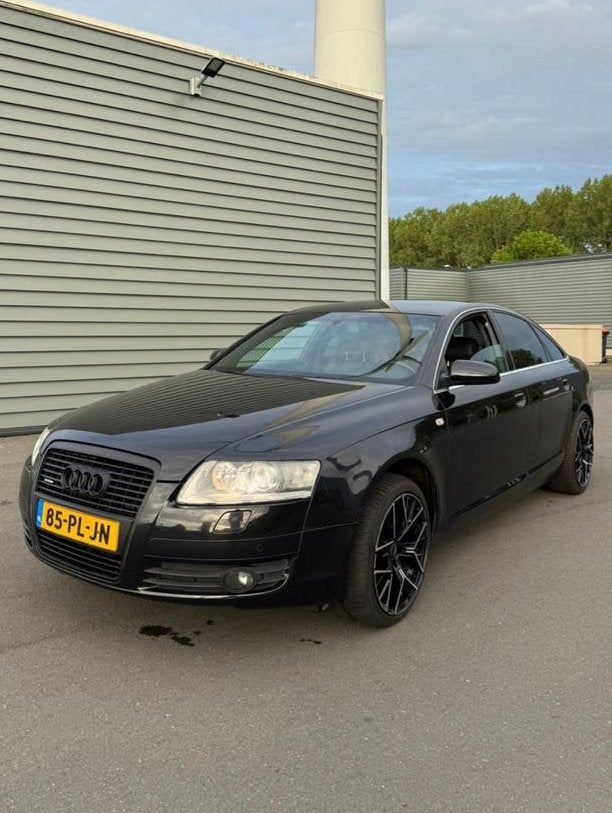 Audi A6 2.4 V6 130KW Multitronic 2004 Zwart, Auto's, 1800 kg, Zwart, Bedrijf, 6 cilinders