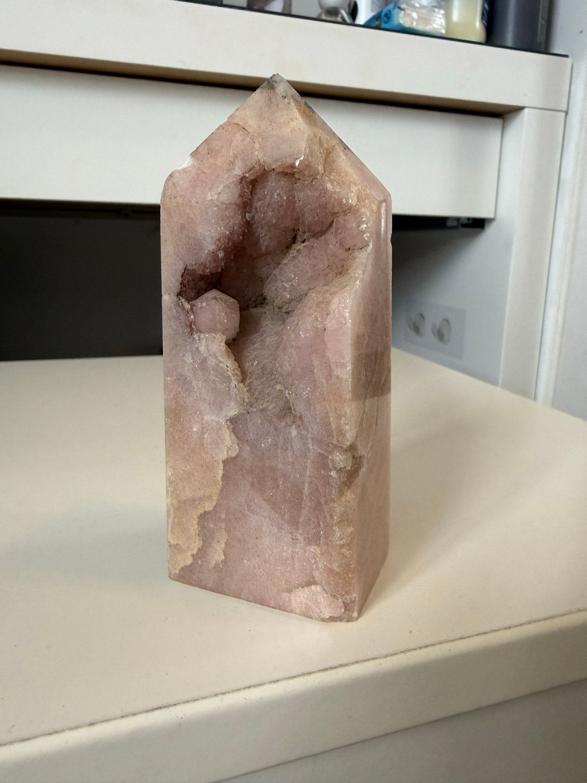 Roze Amethist (Pink Amethyst) toren met druzy/grot, Ophalen of Verzenden, Zo goed als nieuw