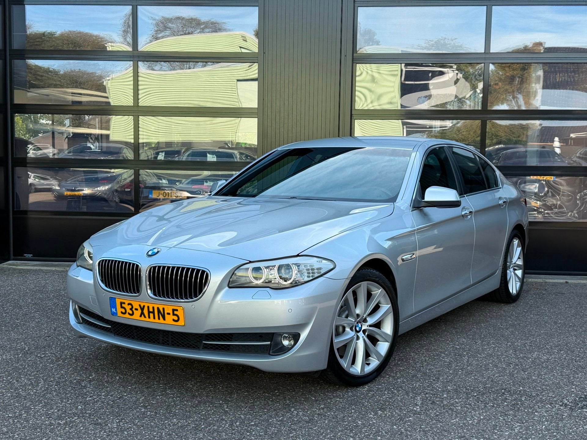 BMW 5-serie 528i Individual Navi Leder Stoel Verw/Koel, Automaat, Euro 5, Gebruikt, 2000 kg