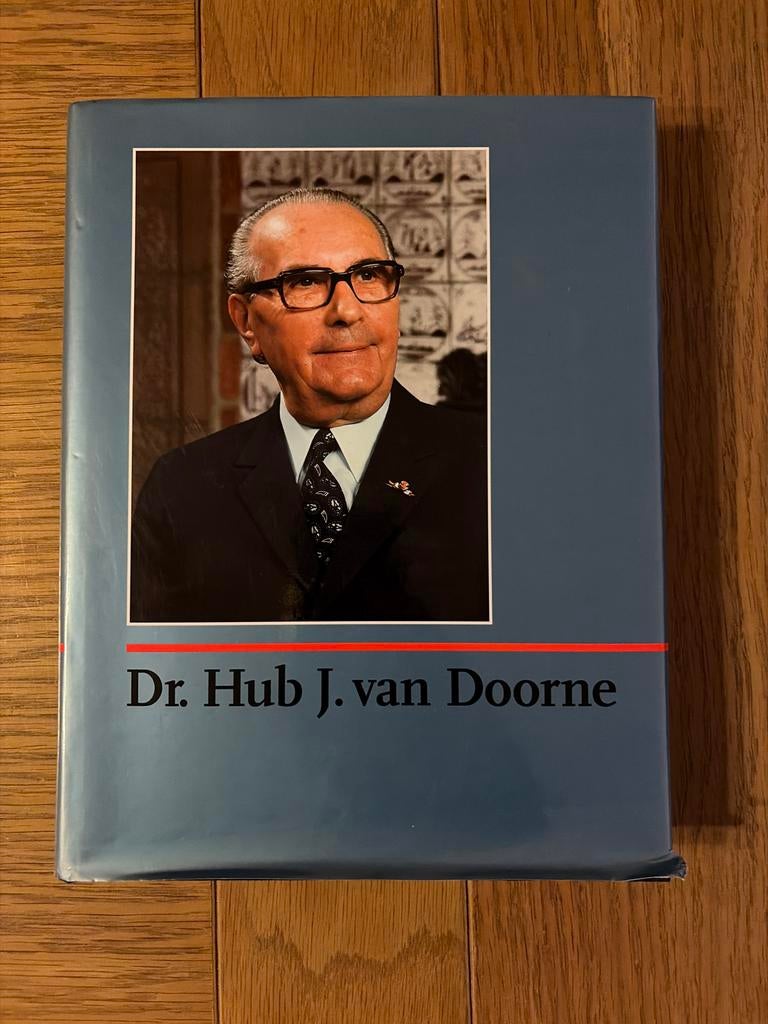 Boek Dr. Hub J. van Doorne - Grondlegger DAF Concern, Ophalen of Verzenden, Gelezen, Overige