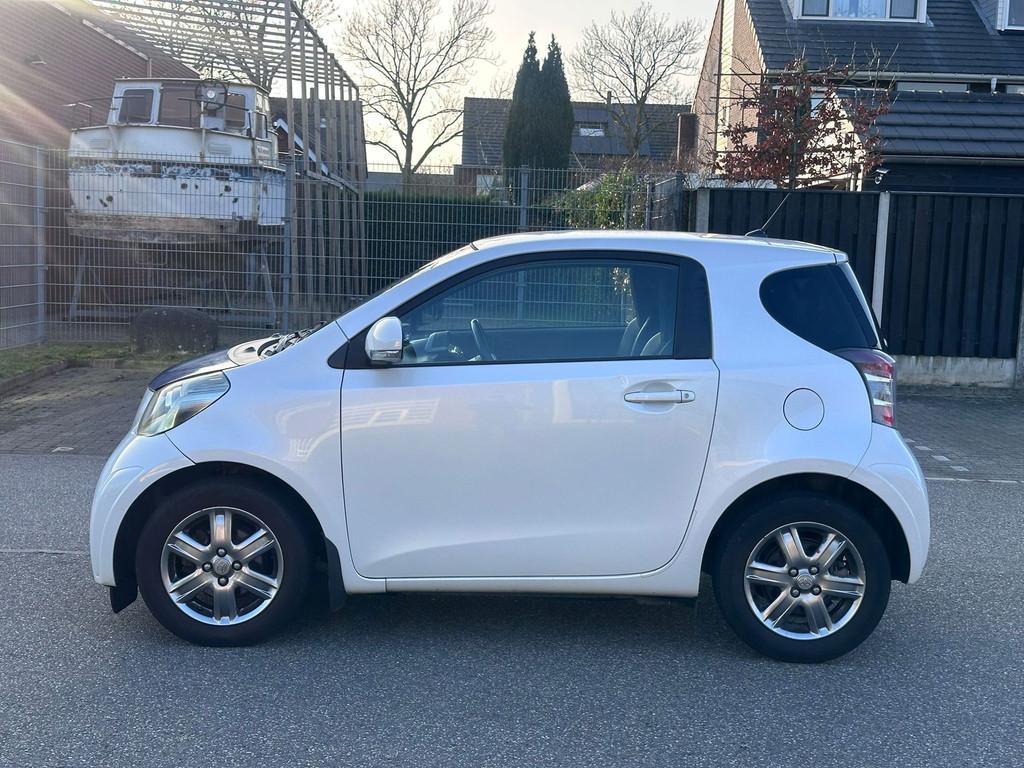 Toyota IQ 1.0 VVTi Aspiration Stoelverwarming*Clima*NAP*Half, Auto's, Toyota, Gebruikt, 4 stoelen, Leder en Stof, Origineel Nederlands