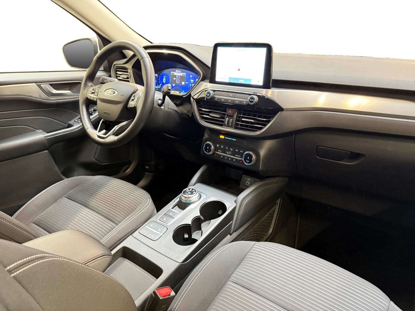 Ford Kuga 2.5 PHEV Titanium I Adaptive Cruise I Winterpakket, Auto's, Automaat, Stof, Gebruikt, Zwart