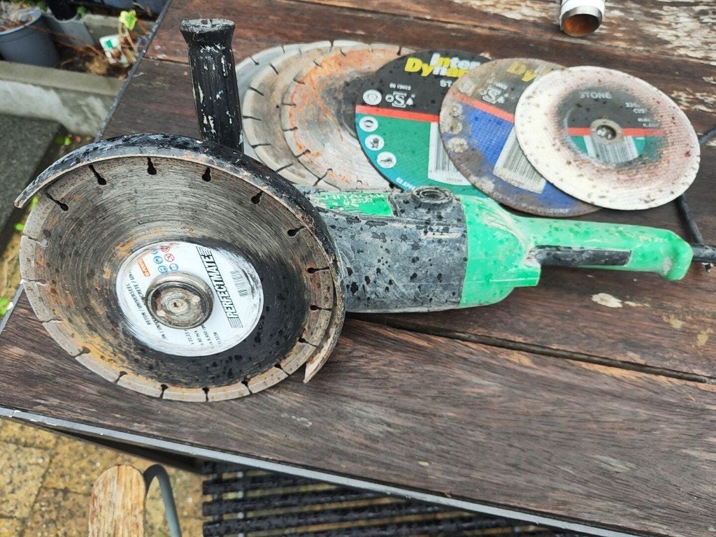 grote slijpschijf + diamantschijven, Ophalen of Verzenden, Gebruikt, 1000 watt of meer, Haakse handslijpmachine