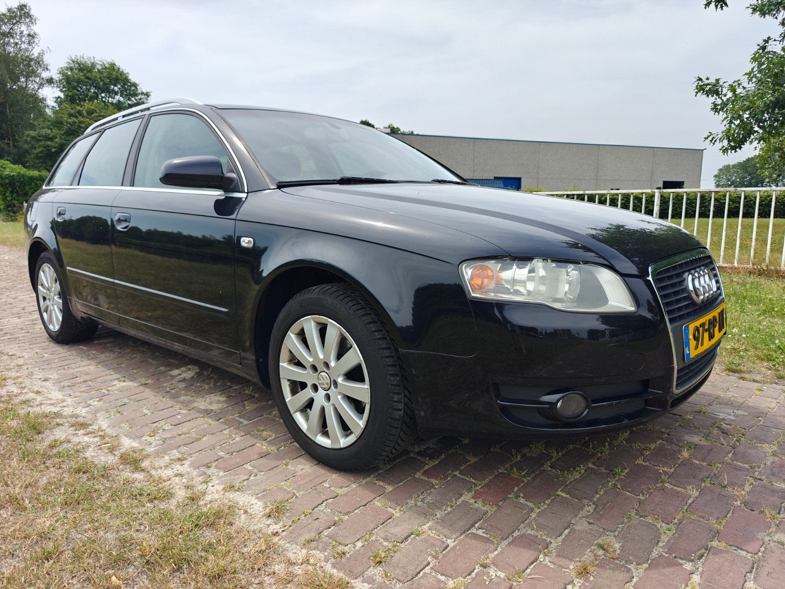 Audi A4 2.0 96KW Avant 2005 Zwart Trekhaak Airco Cruise, Auto's, Audi, Voorwielaandrijving, Zwart, 4 cilinders, 1984 cc