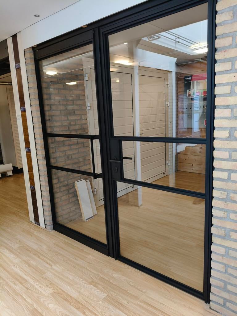 Showroom model pendeldeur steellook  (linker deur enkel!!), Doe-het-zelf en Verbouw, Deuren en Horren, Ophalen, 80 tot 100 cm