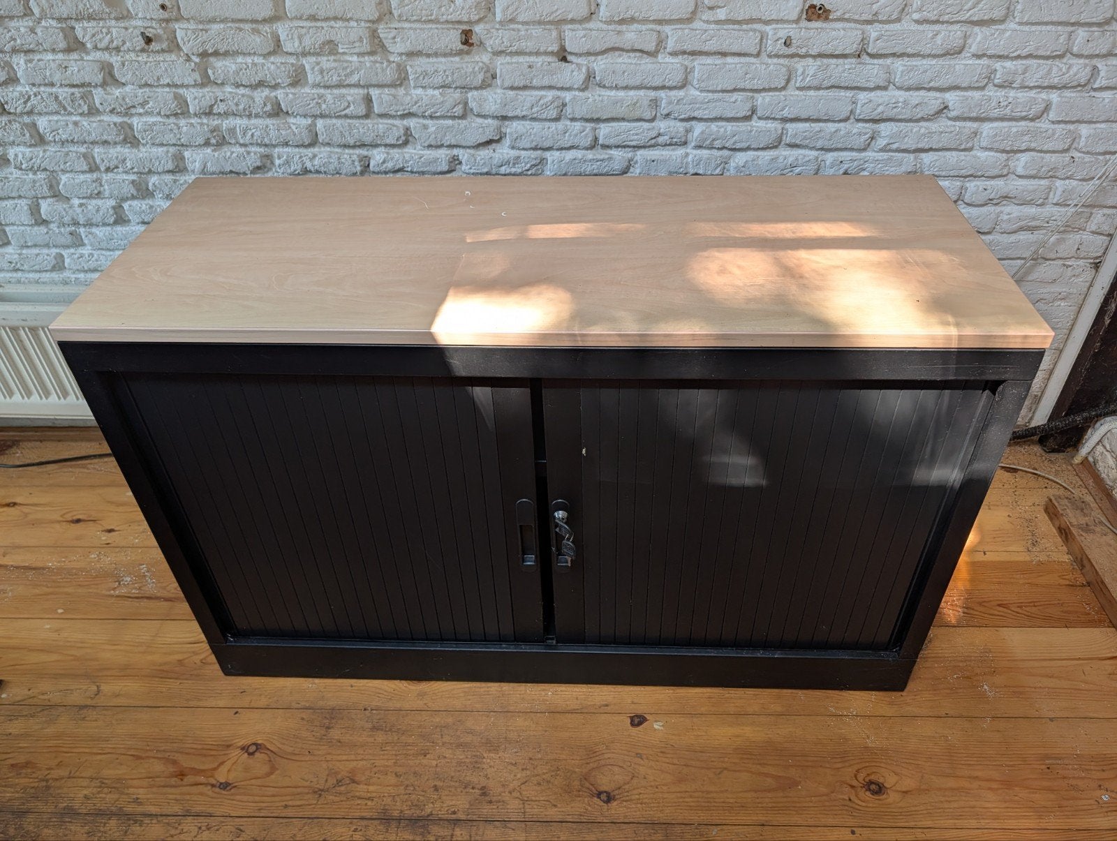GRATIS! 2x Archiefkast met roldeuren - Gebruikt, prima staat, Ophalen, Gebruikt, 100 tot 150 cm, Meerdere deuren