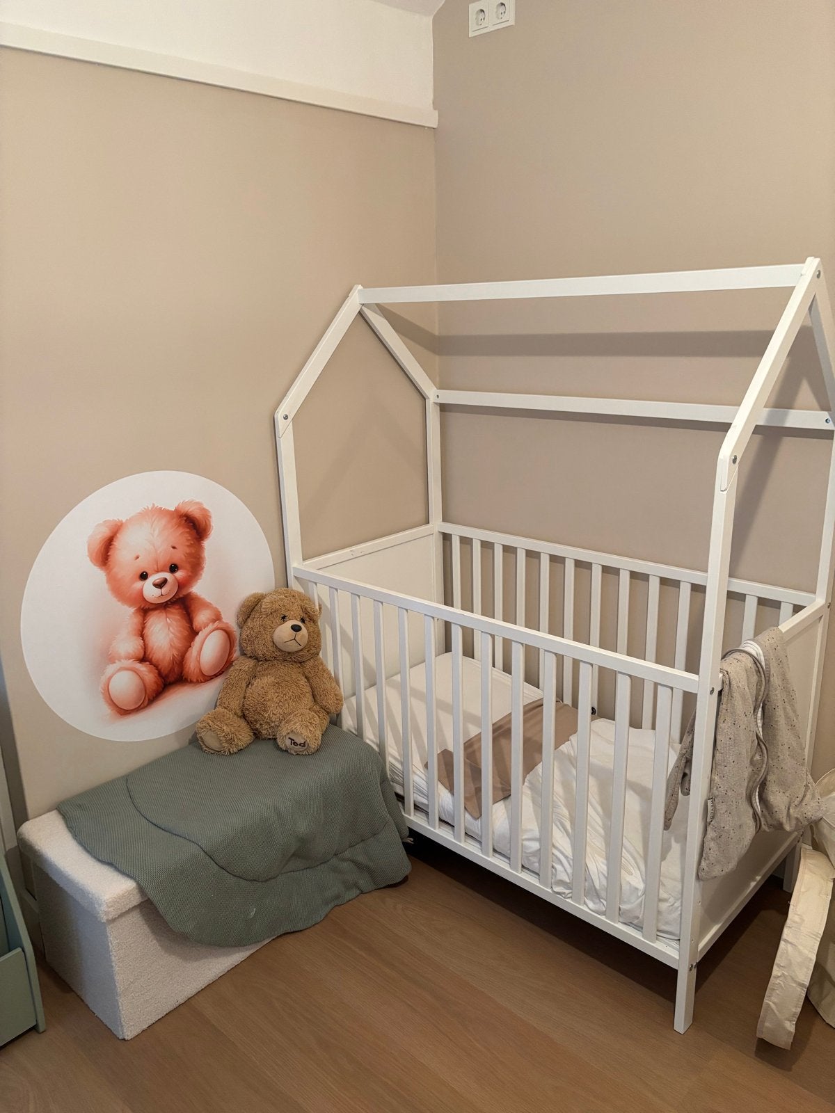 Ledikantje huisje Prenatal, Gebruikt, Ophalen of Verzenden, Minder dan 140 cm, Matras