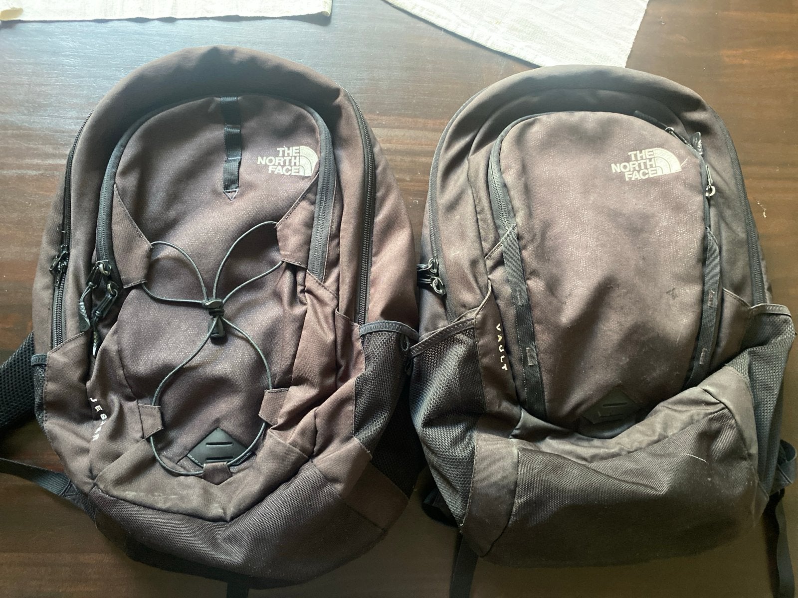 Twee The North Face rugzakken - Jester en Vault, Ophalen of Verzenden, Gebruikt, 25 tot 40 cm, Overige merken