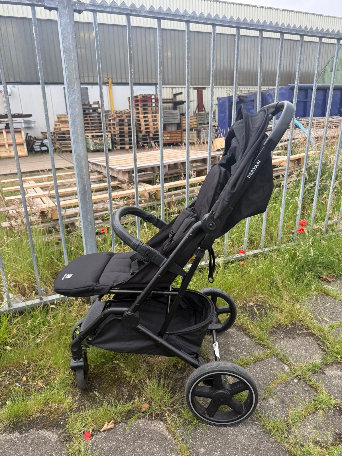 Deryan buggy in hele goede staat!, Ophalen, Zo goed als nieuw