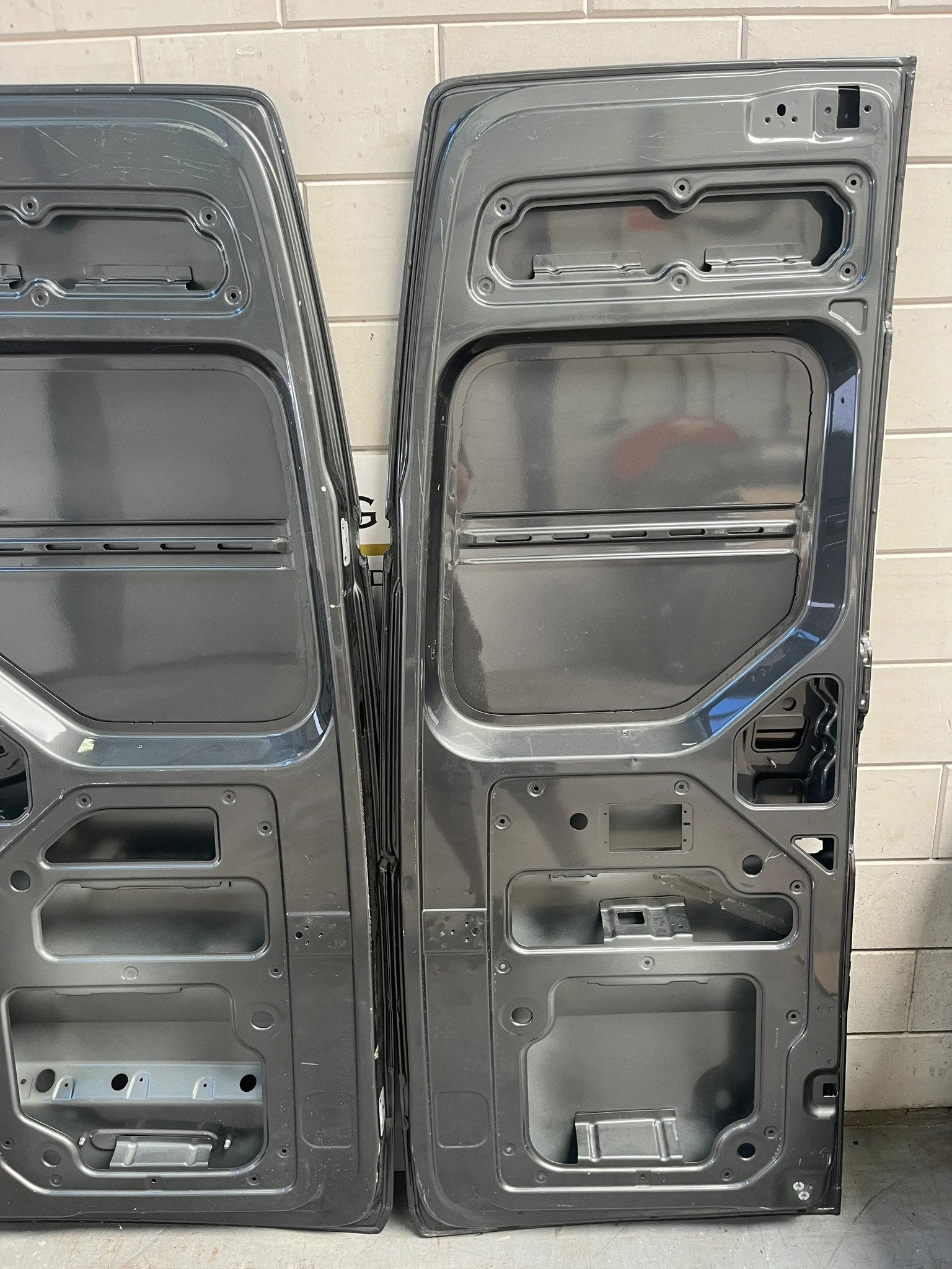 VW 7C CRAFTER 2 | MAN ACHTERDEUR DEUR RECHTS ACHTER, Gebruikt, Volkswagen AG, Achter, Berliner Ring 2
38440  Wolfsburg, DE