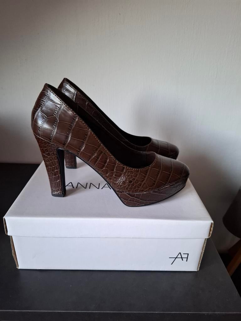 Anna Field Bruine pumps met krokodillenprint - maat 39 zgan, Bruin, Ophalen of Verzenden, Zo goed als nieuw, Pumps