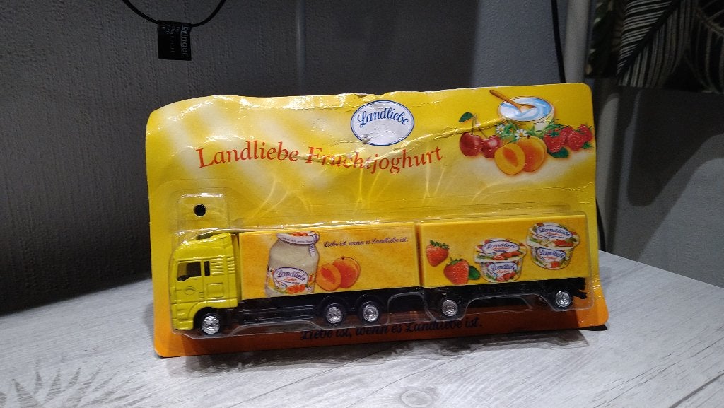 Grell MAN TGA Landliebe Fruchtjoghurt Yellow 1:87 nieuw!, Ophalen of Verzenden, Nieuw, Bus of Vrachtwagen