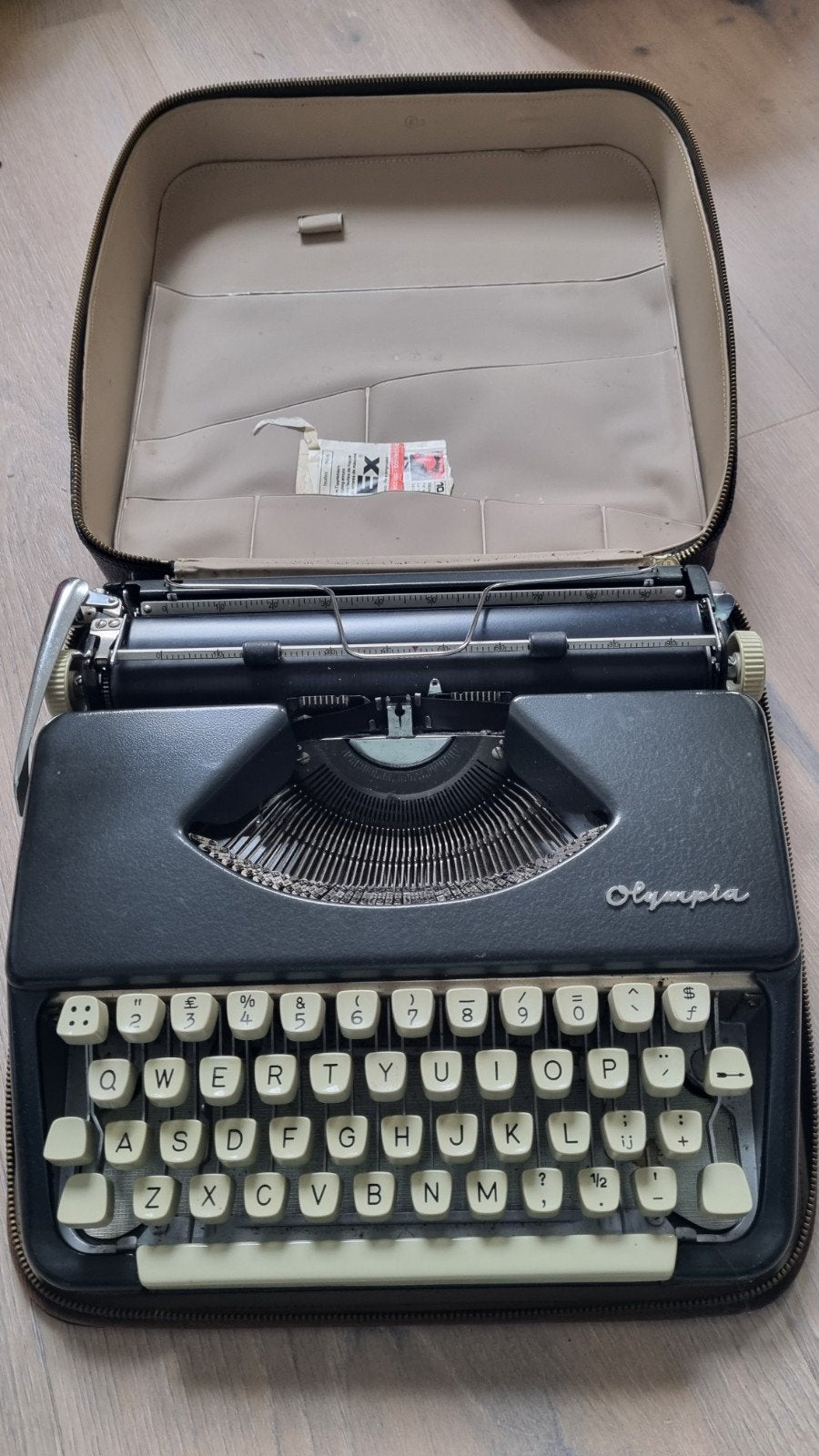 Schrijfmachine / typemachine Olympia, Diversen, Ophalen of Verzenden