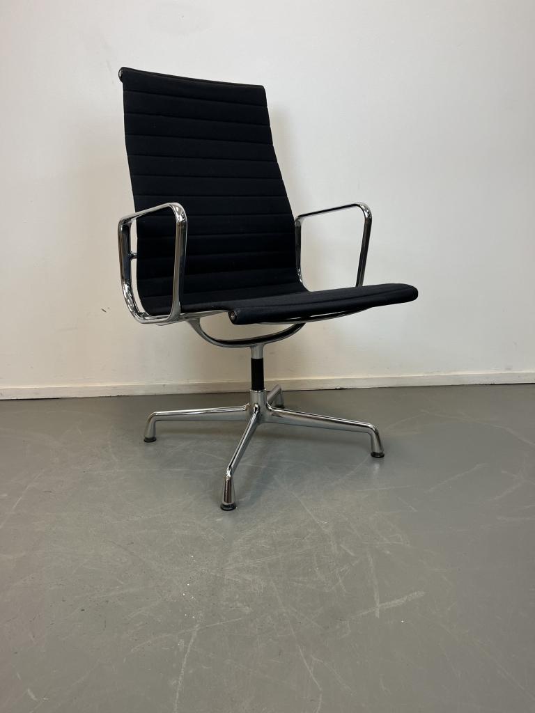 Vitra Eames Ea 112 Zwart Hopsak Chroom, Niet ingevuld, Niet ingevuld, Niet ingevuld
