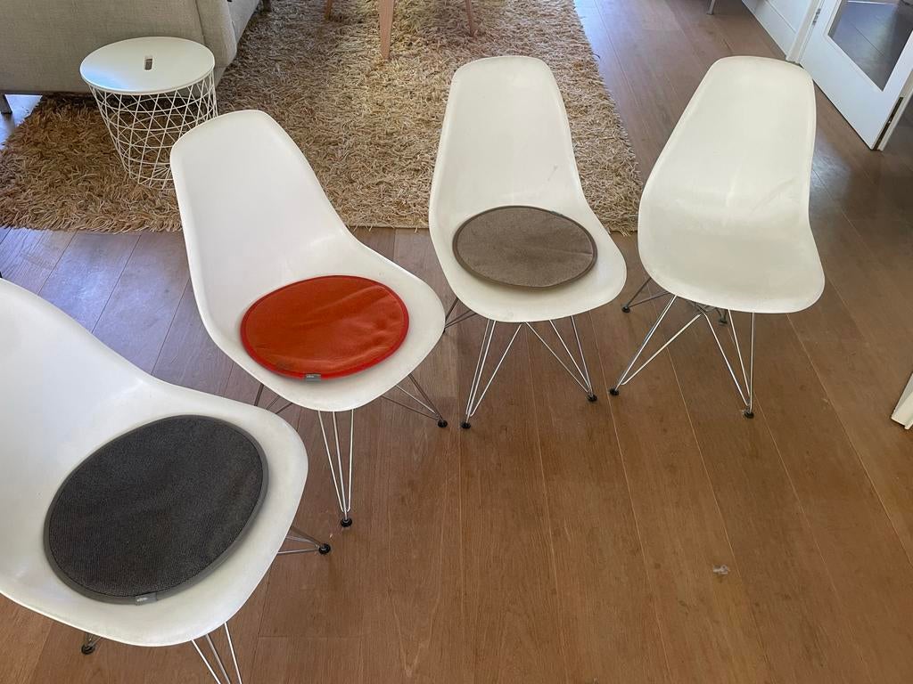 4x Vitra Eames DSR stoel (wit) met verchroomd onderstel, Huis en Inrichting, Stoelen, Ophalen, Kunststof, Gebruikt, Wit