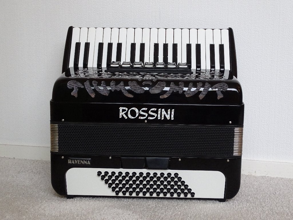 Rossini Ravenna 72 bas musette, Muziek en Instrumenten, Accordeons, 72-bas, Met koffer, Toetsaccordeon, Zo goed als nieuw