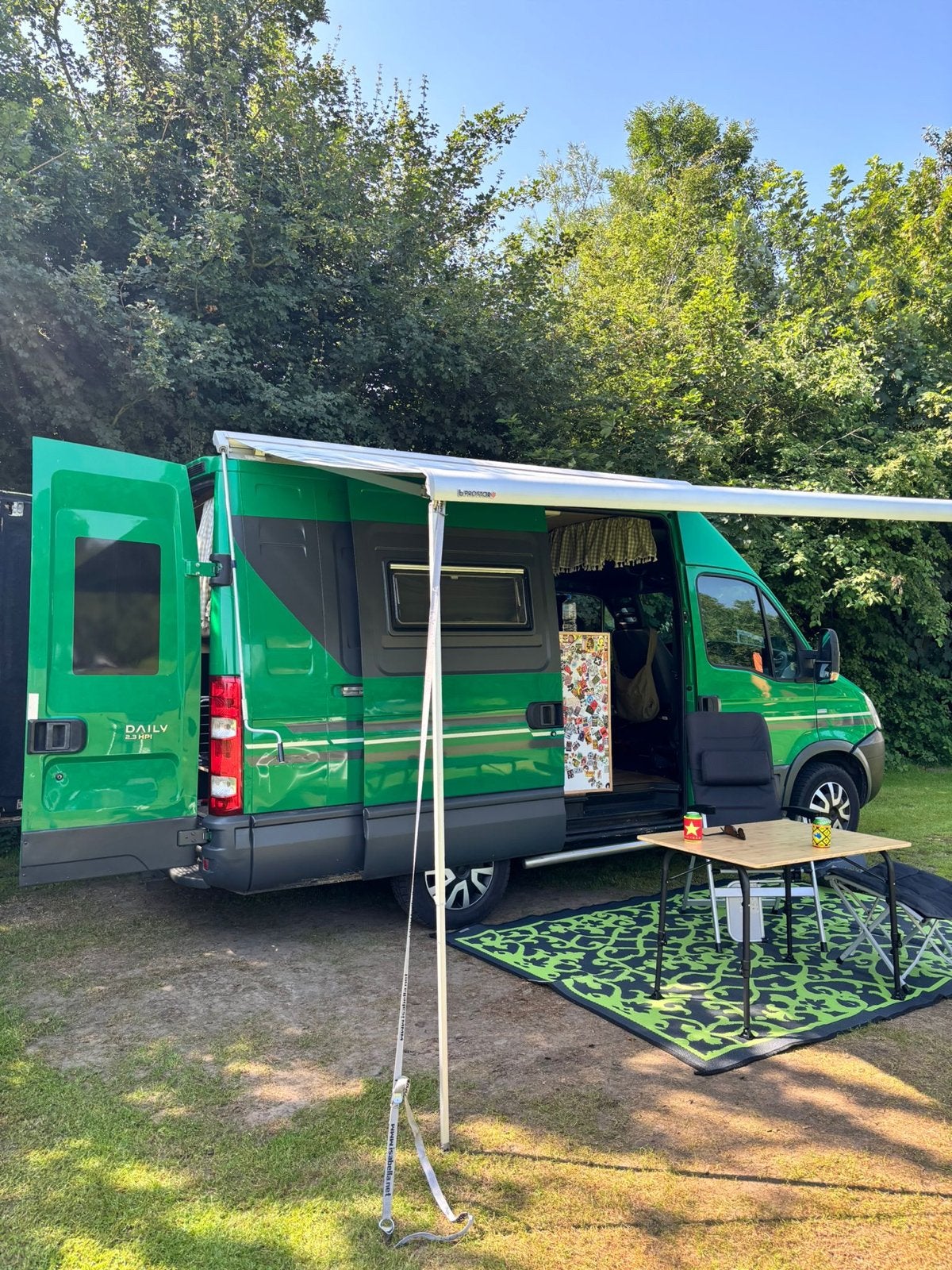 Unieke en complete camperbus, klaar voor avontuur!, Caravans en Kamperen, Campers, Overige merken, Chemisch toilet, Reservewiel