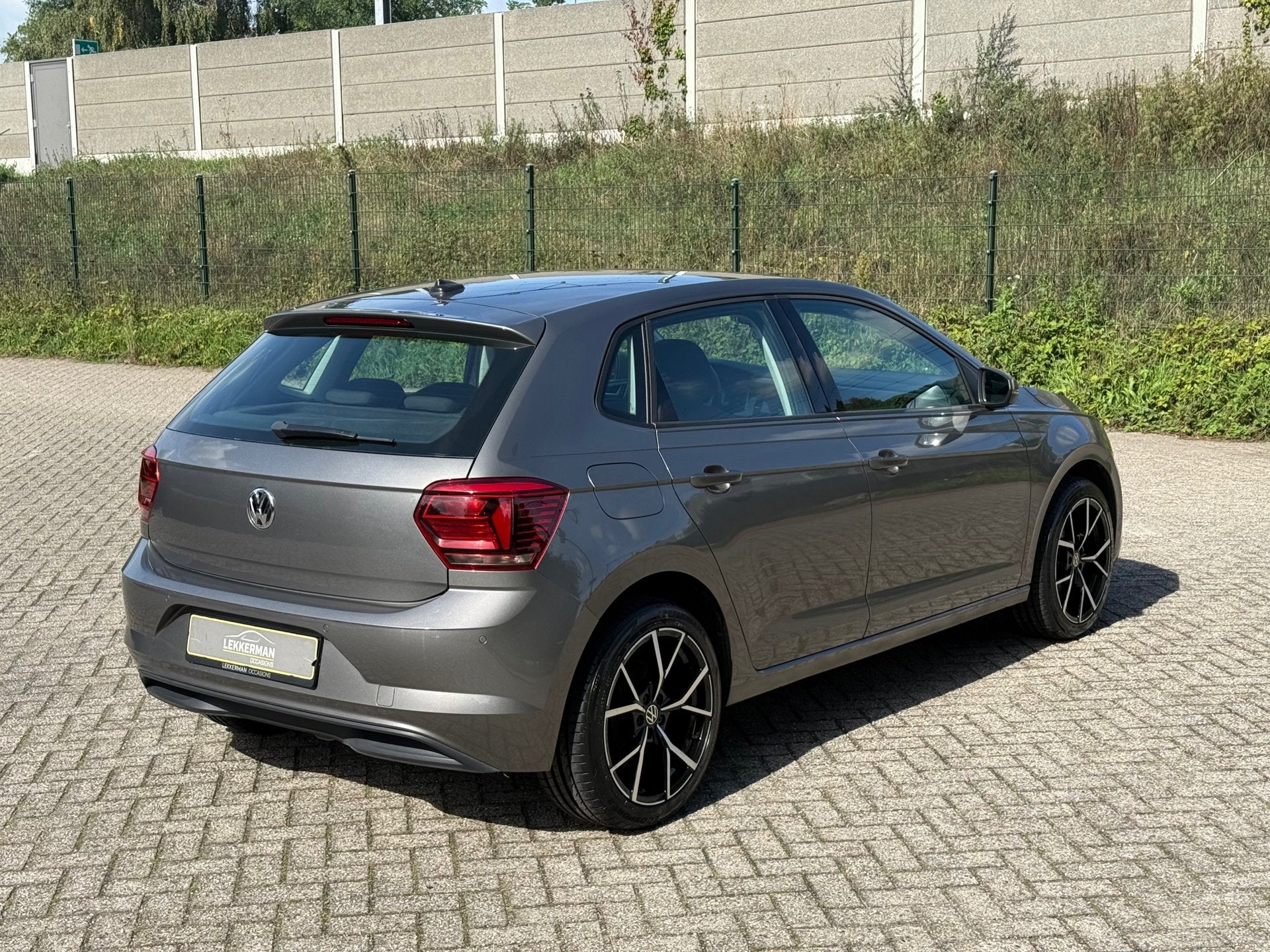 Foto 3 van Volkswagen Polo 1.0 TSI Highline R-LINE VELGEN I CARPLAY I P