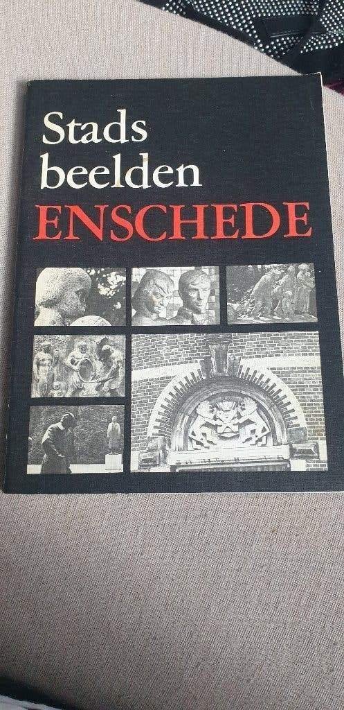 Te koop boekje Stadsbeelden Enschede 56 beelden & plastieken, Ophalen of Verzenden, Gelezen