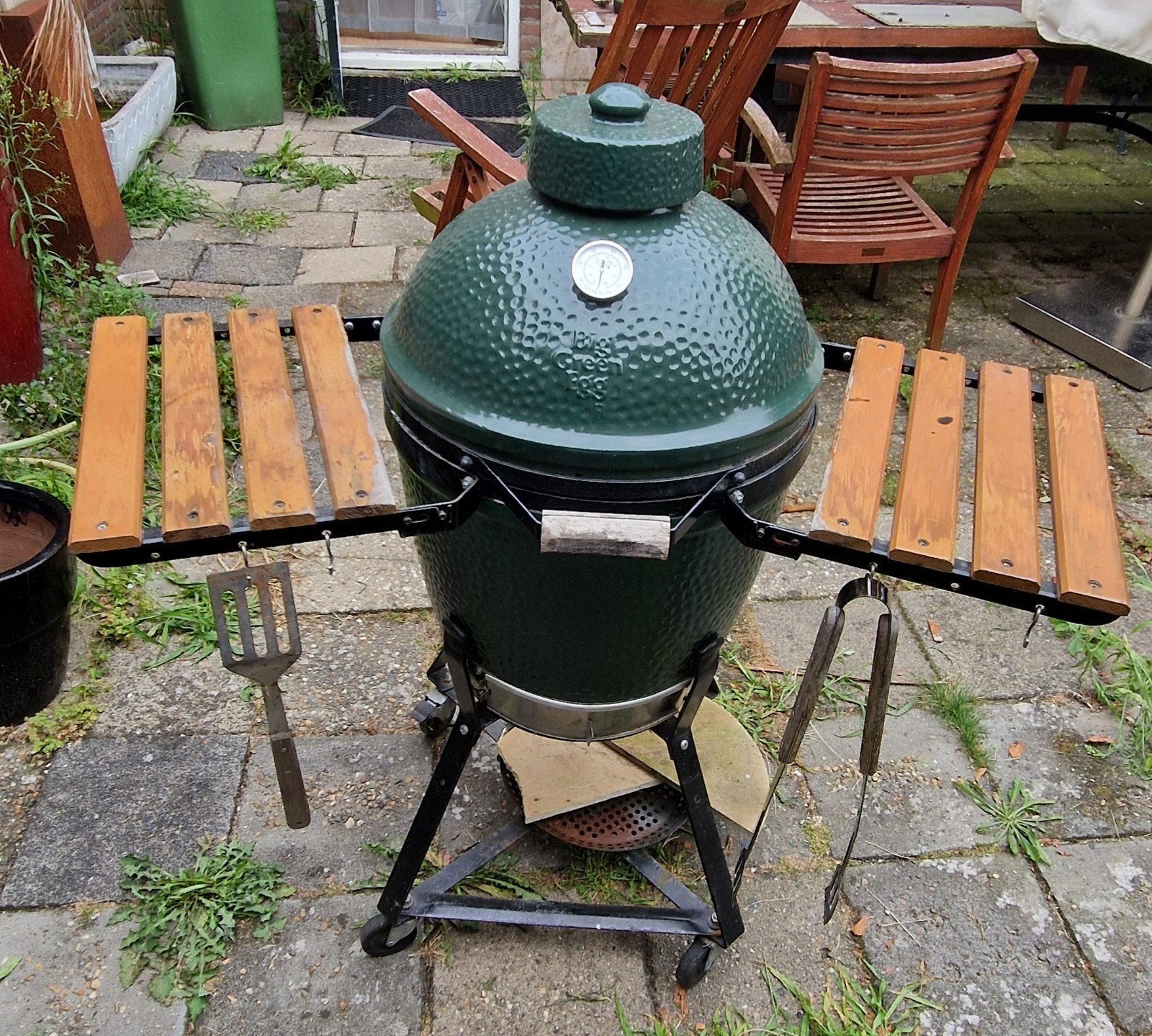 Big Green Egg Med. met onderstel en zijtafels/Kamado BBQ, Tuin en Terras, Ophalen, Gebruikt, Big Green Egg