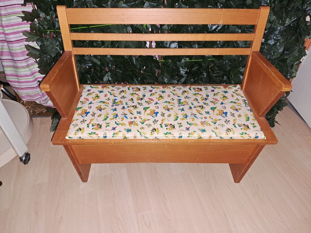 Poppenbankje- Kinderbankje met klapdeksel voor speelgoed, Ophalen, Zo goed als nieuw