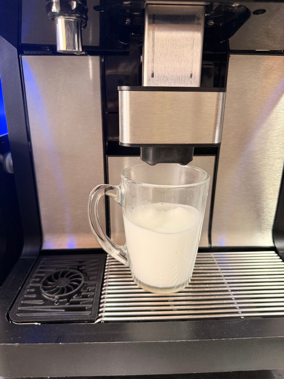 Foto 13 van WMF 5000 S+ Dynamic Milk – Complete set met Cup&Cool - 230V