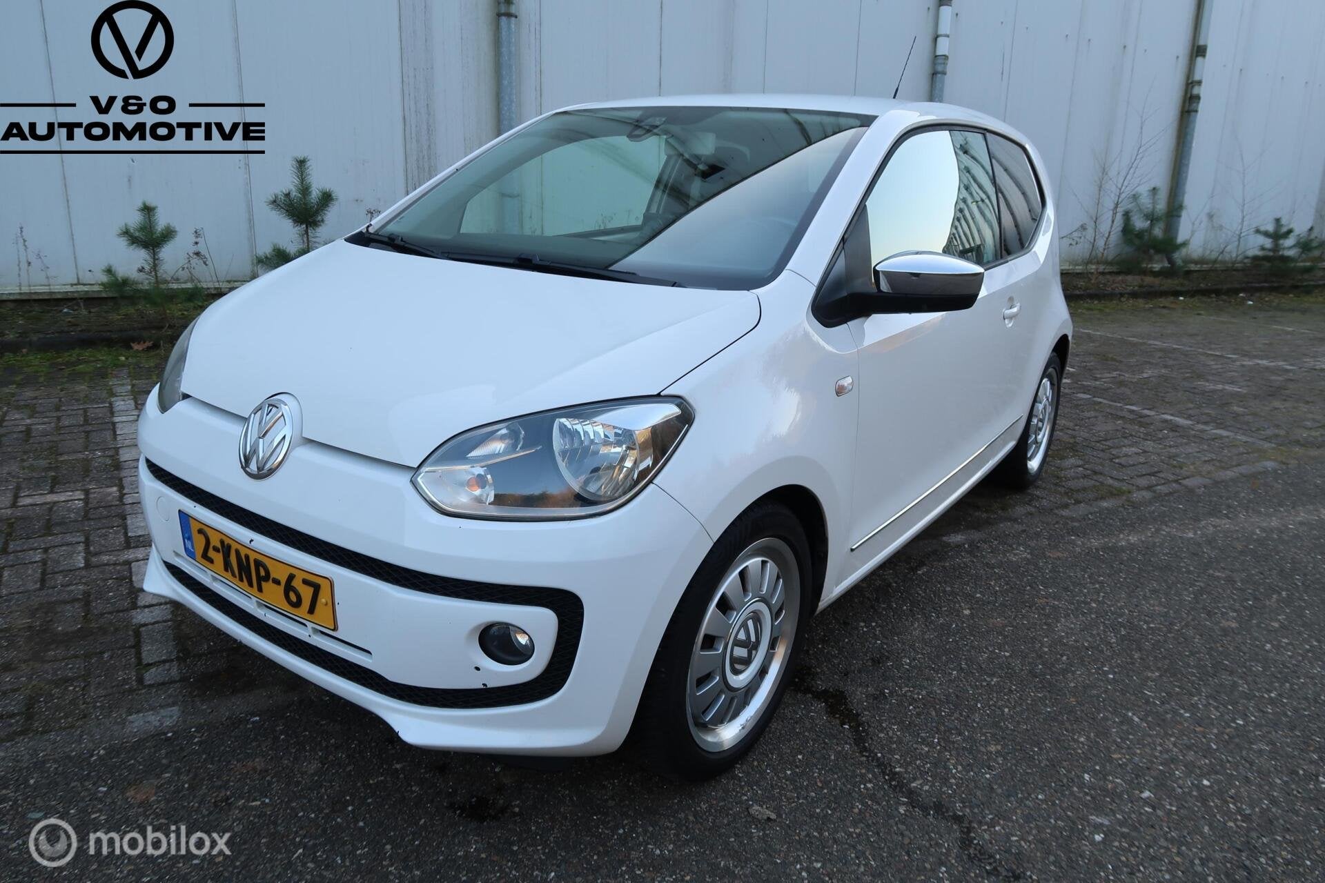 Volkswagen Up! 1.0 high up!, Auto's, Volkswagen, Euro 5, Stof, Gebruikt, 4 stoelen