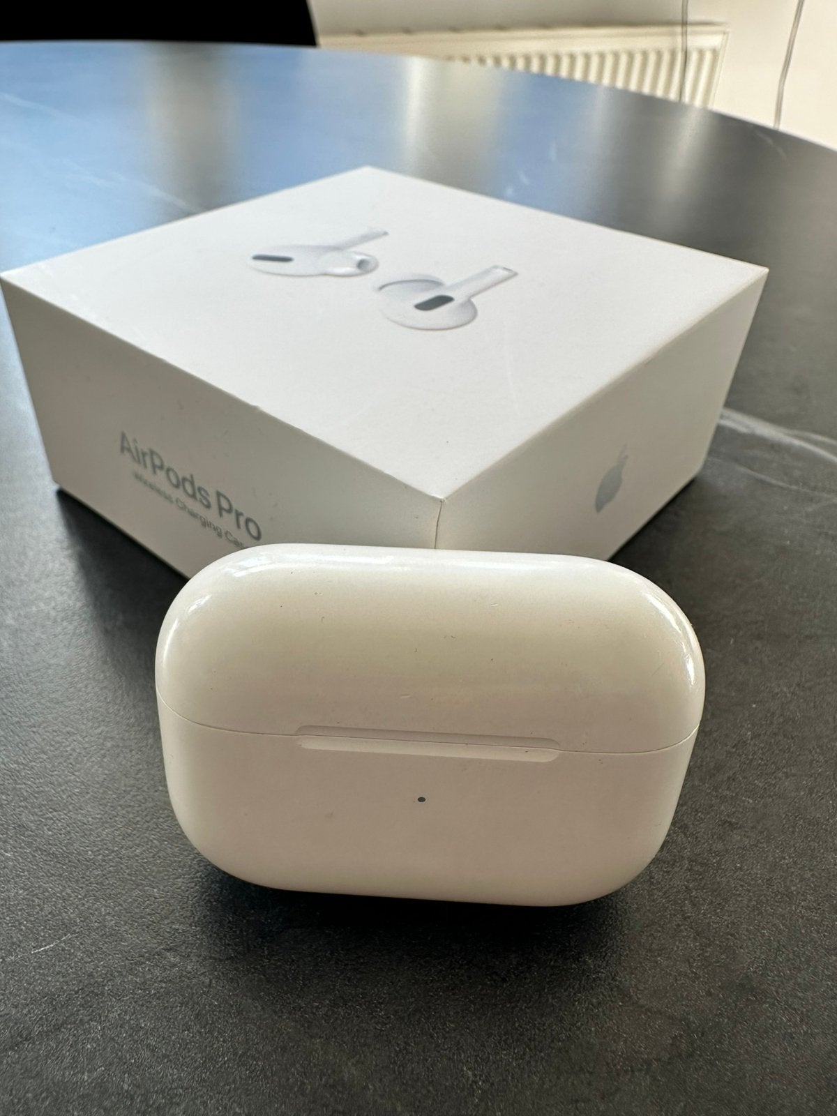 AirPods Pro (1e gen origineel / werkend maar geven ruis), Gebruikt, In gehoorgang (in-ear), Ophalen of Verzenden, Apple