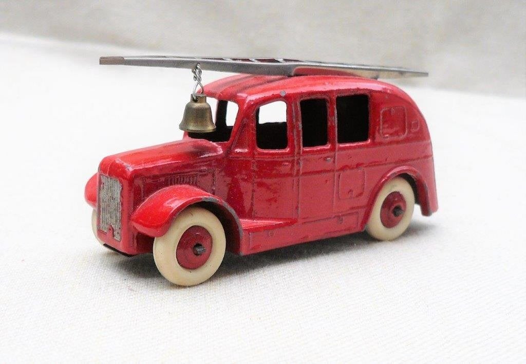 Dinky toy gb 25h (later 250). Streamlined fire truck. 1946., Ophalen of Verzenden
