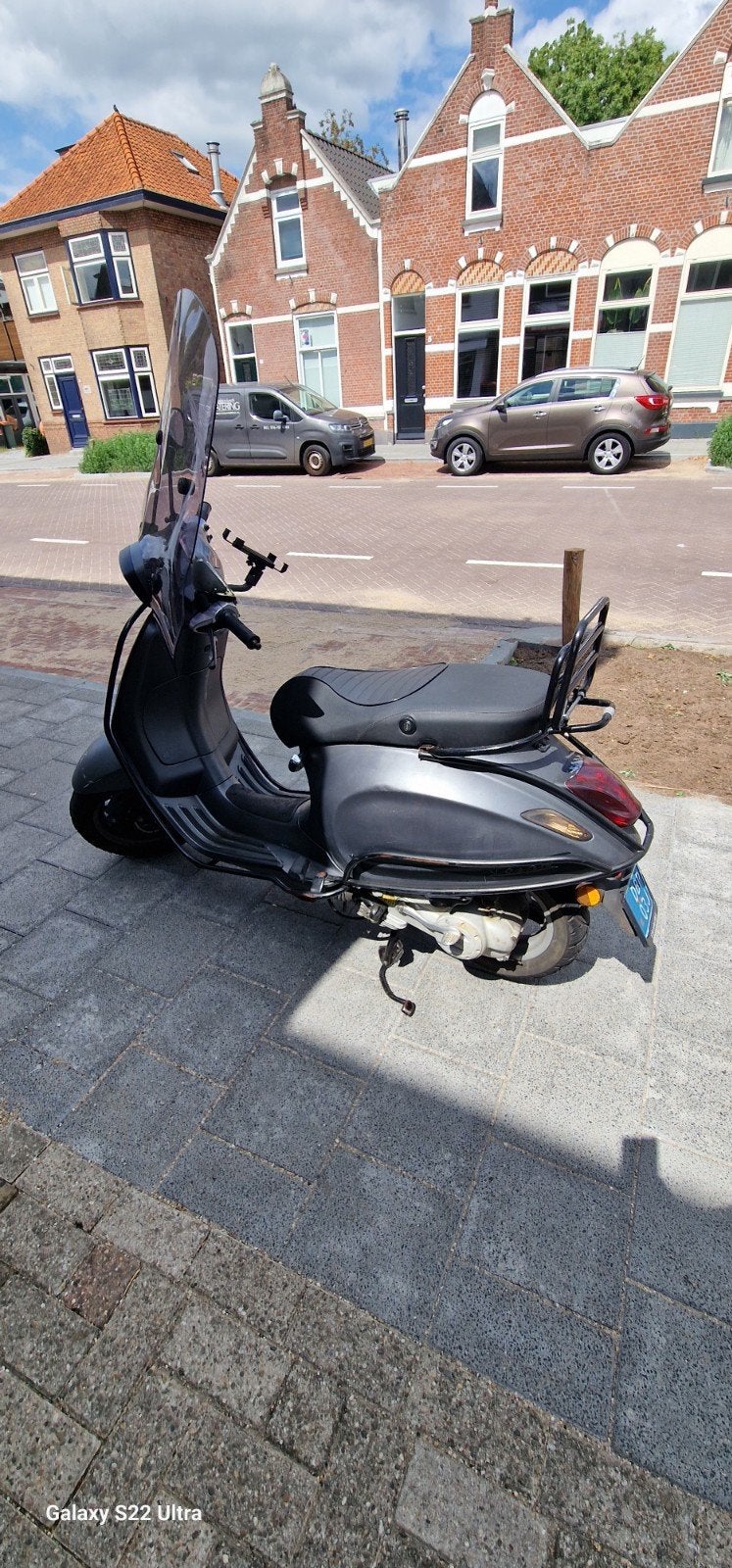 Vespa S Grijs - Goed onderhouden 2015, 20400km, Gebruikt, Maximaal 45 km/u, Vespa S, Ophalen of Verzenden